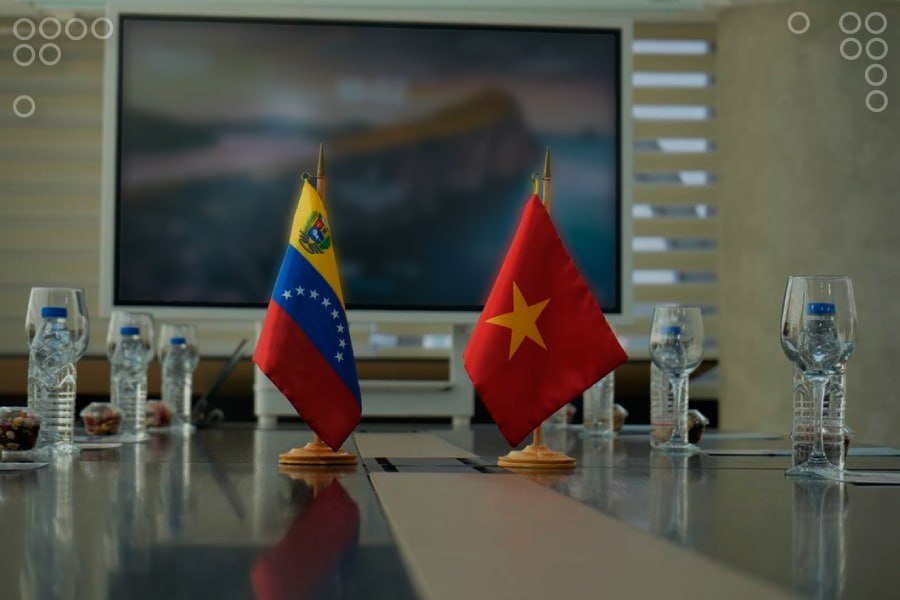 Valenbrii29's tweet photo. Ambas partes hicieron un recuento histórico y a su vez reafirmaron la intención de continuar estrechando lazos que mantengan la relación entre Venezuela y Vietnam. https://t.co/u3B9yZpXsF