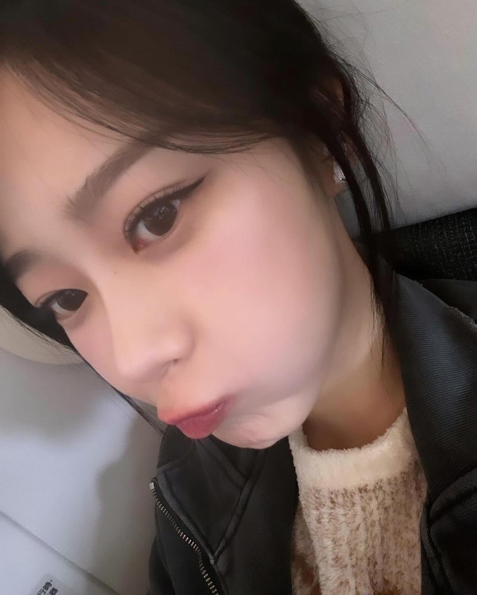 Try everything you can to stand out and attract attention to increase your popularity. Now, I am obsessed with “loving myself deeply” and photographing every precious angle of my face and poses.