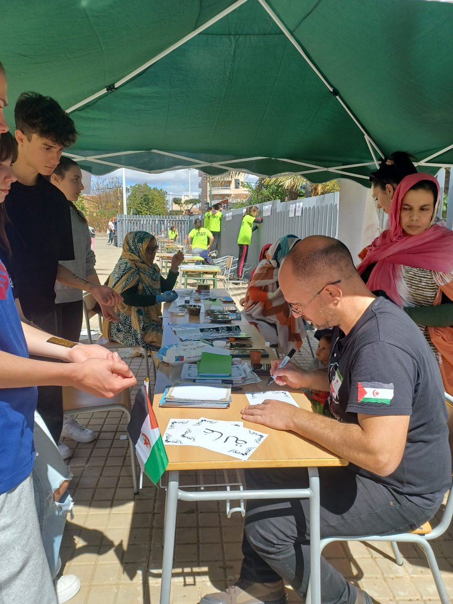 Compartimos algunas imágenes de la jornada solidarida del pasado miércoles en IES de la Foia. Muchas gracias a todos por asistir ✌️🇪🇭