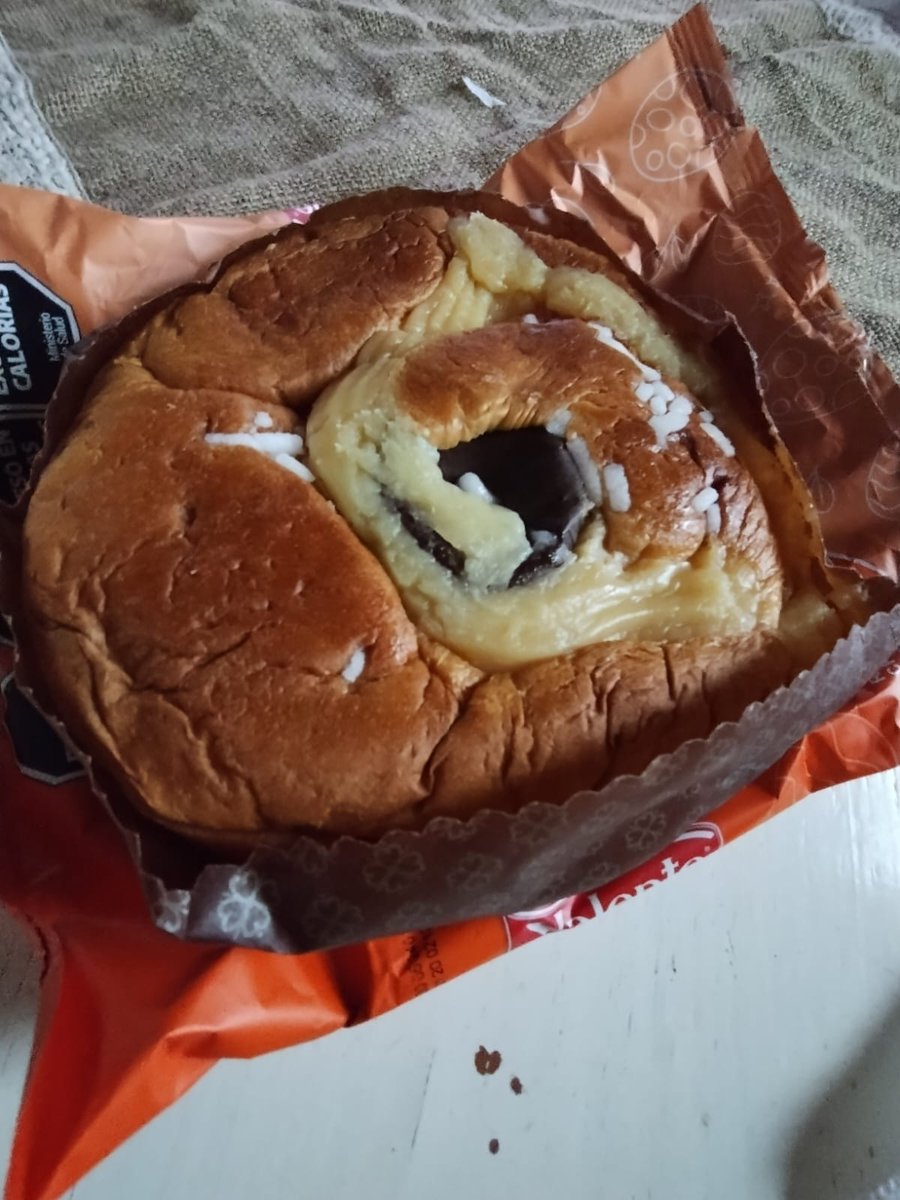 JustinaBlanco7's tweet photo. Que liiinda la rosca que voy a comer hoy por ser pascuas. No sé si reír o llorar 🥲🥲 jajaja https://t.co/jyfxGBoUVJ