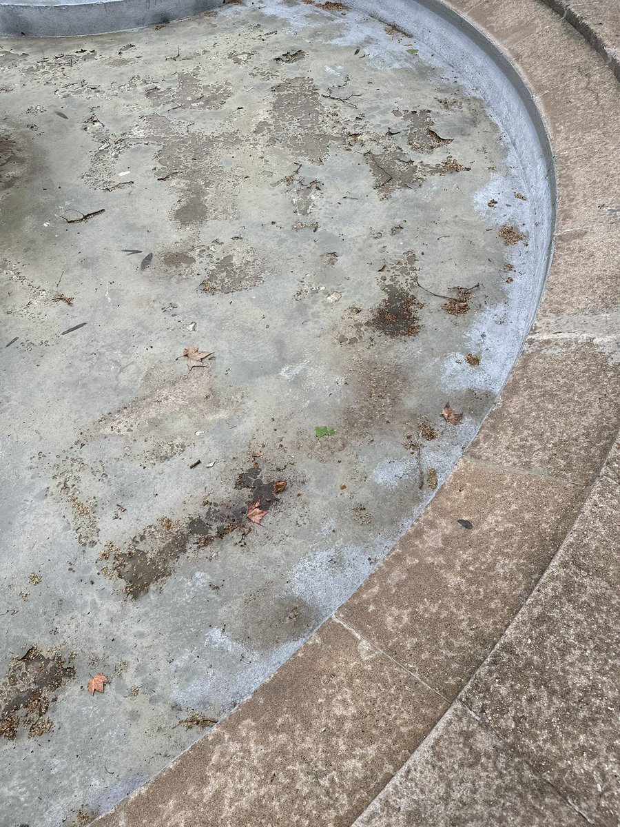 ¿Cómo se mide o cuál es el momento exacto en el que, llegado el caso, debe abrirse el paraguas?
Absténganse respuestas tipo “a la primera gota”…
#lloviznalluviaochubasco