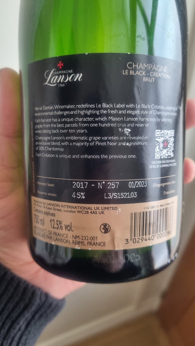 davidgoodfield's tweet photo. @ChampagneLanson Never been so #disappointed with a bottle of Champagne. Tastes like cider vinegar, not the standard I would expect from Lanson. Is the whole harvest affected? Couldn't even finish one glass. https://t.co/BhlaZydFCv