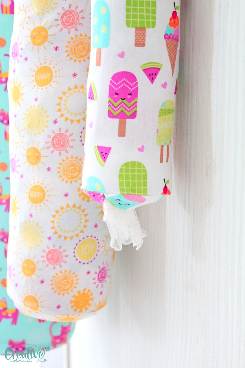 Learn how to #sew a plastic bag holder in 20 minutes and stay organized with your own personalized dispenser for all of your grocery bags! #sewing #pattern theseamanmom.com/plastic-bag-ho… via <a href="/PetroNeagu/">Easy Peasy Creative Ideas</a>
