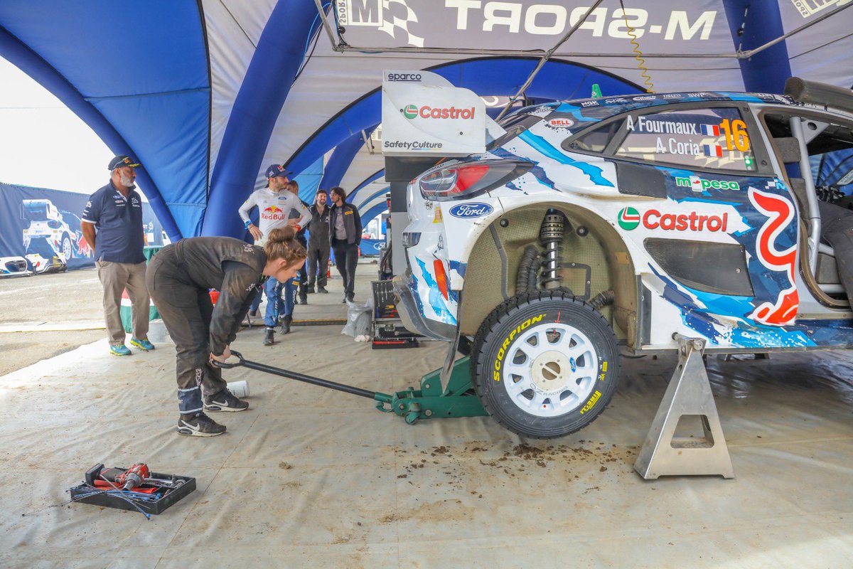 SafaricomPLC's tweet image. The tour gave the guests a real first-hand experience of what happens Behind The Scenes at the service park. #LifeElevated #SpeedElevated #ExperienceElevated #TeamAdrien #WRCSafariRally