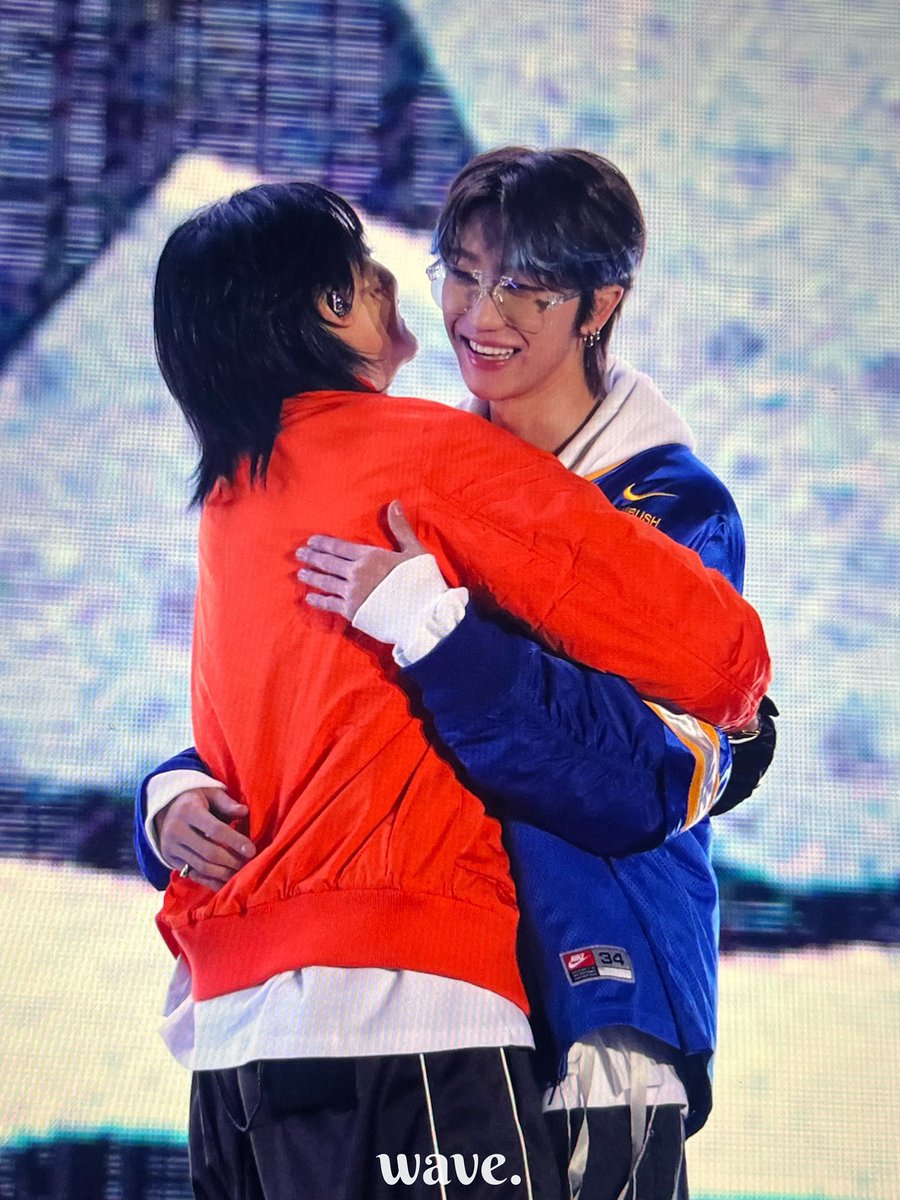 haozoned's tweet photo. jeonghan teeth                minghao teeth https://t.co/22T8jRBakm