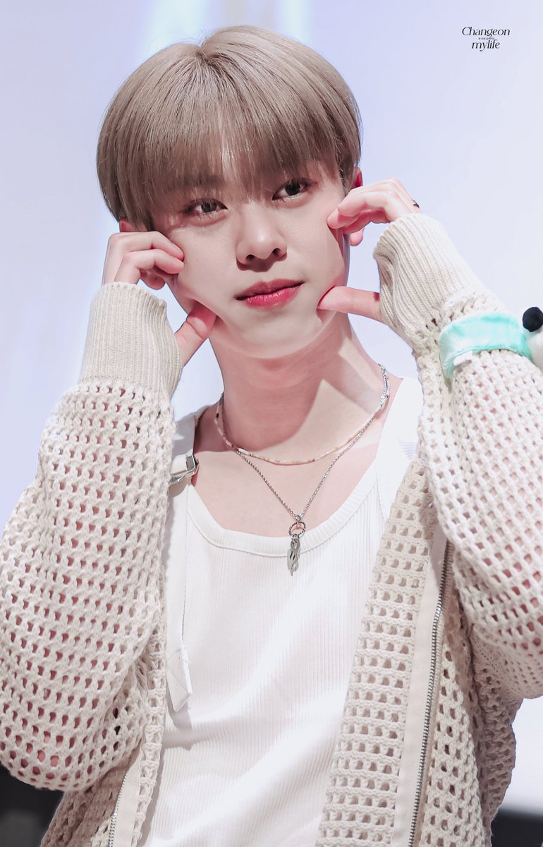 240202

🧸🎀

 #김동현 #동현 #KIMDONGHYUN #DONGHYUN #ドンヒョン #AB6IX #에이비식스