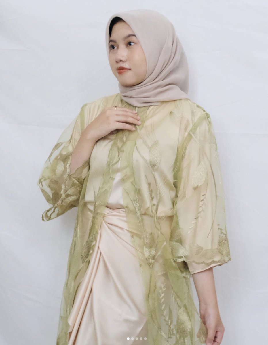rezarr_'s tweet photo. @hrdbacot Bantu lapak istri mincot #lapakcot . Barangkali ada yang butuh buat lebaran istrinya atau buat sendiri. Harga Rp. 300-400. Langsung DM aja kesini yaa https://t.co/JToy3TnbxO https://t.co/GSk7oc1AaV