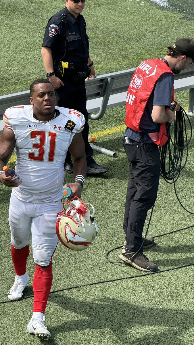 FootballKingpin's tweet photo. @SalesianFB alumni @KYAHVA44 in his season opener Birmingham Stallions of the @XFL2023. #PROSTANGSπ΄. https://t.co/3fyrujeIj4