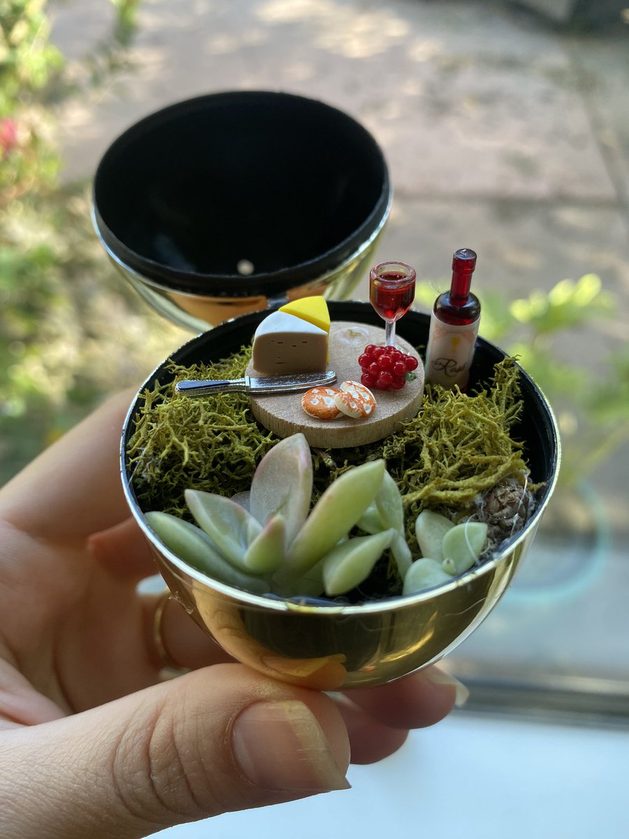 SpectralMana's tweet photo. Gm ☀️ and happy Easter 🐇 my egg hunt yesterday was a hit! Here are some of my fav eggs. Also the three dragon balls were to be united to summon a teeny Lego parrot 🦜 https://t.co/KBW9UWvOhC