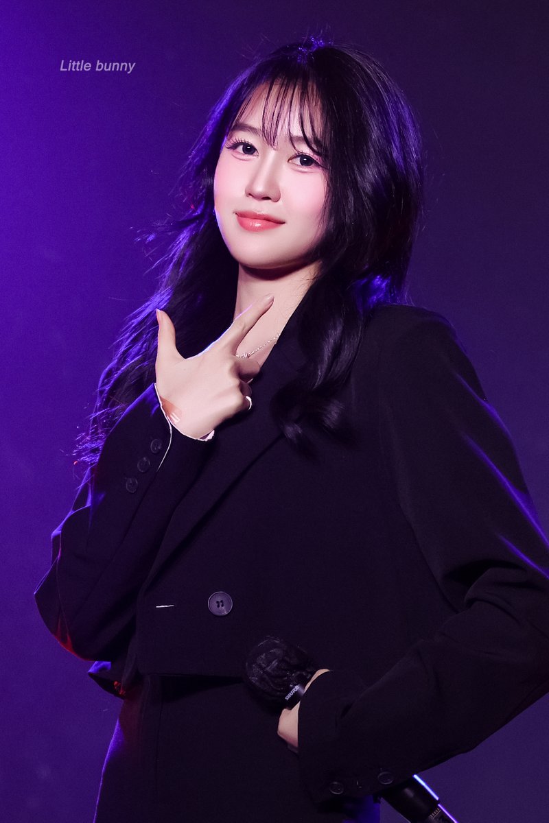 little_bunny_kr's tweet photo. 231217 TO MY ONLY1 IN TOKYO 2nd HQ🐰🐰

#아일리원 #ILY1 #アイリーワン #아라 #ARA #アラ
#ILY1_NewChapter📷#MY_COLOR #Blossom
#TO_MY_ONLY1_IN_TOKYO https://t.co/WHIzOWp26T