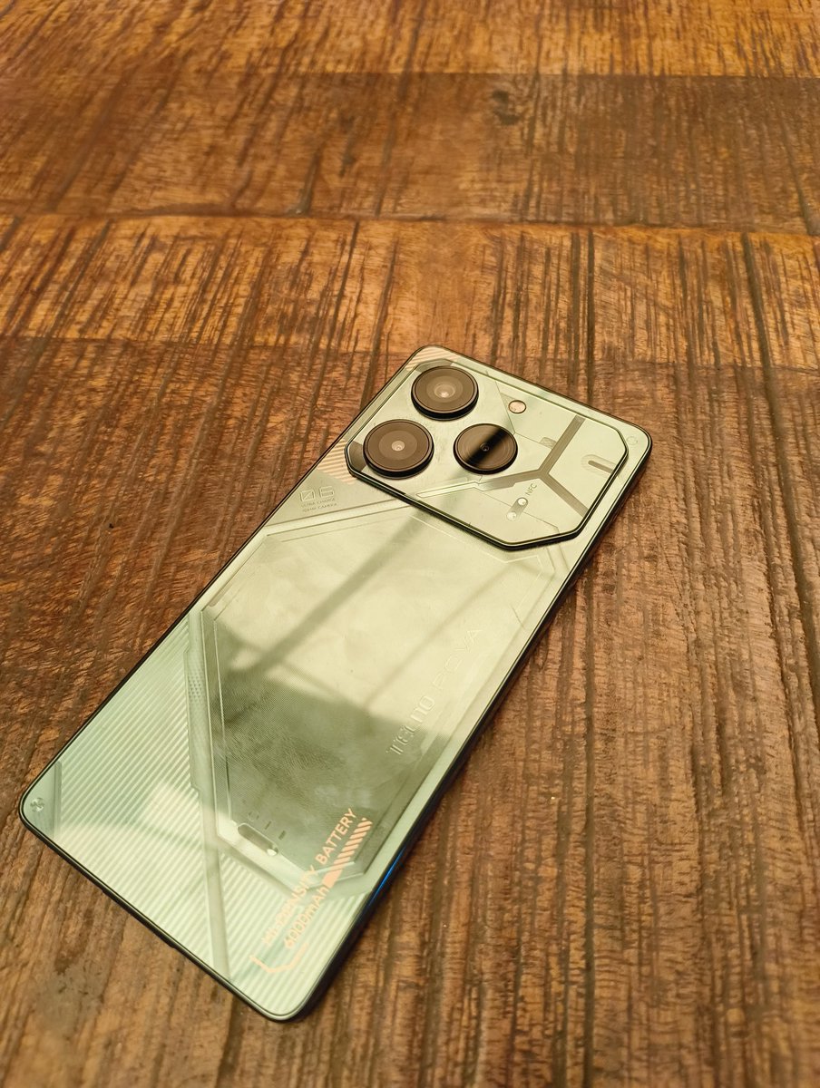 sumitobroy25's tweet photo. Tecno Pova 6 Pro ⚡
Hands On 👀
#Pova6Pro5G #Pova6Pro
@pova_mobile @TecnoMobileInd https://t.co/OuvPtX0fu5