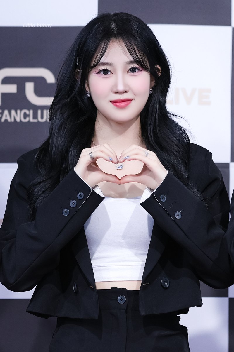 little_bunny_kr's tweet photo. 231217 TO MY ONLY1 IN TOKYO 2nd HQ🐰🐰🐰

#아일리원 #ILY1 #アイリーワン #아라 #ARA #アラ
#ILY1_NewChapter📷#MY_COLOR #Blossom
#TO_MY_ONLY1_IN_TOKYO https://t.co/twmvbTcy0E