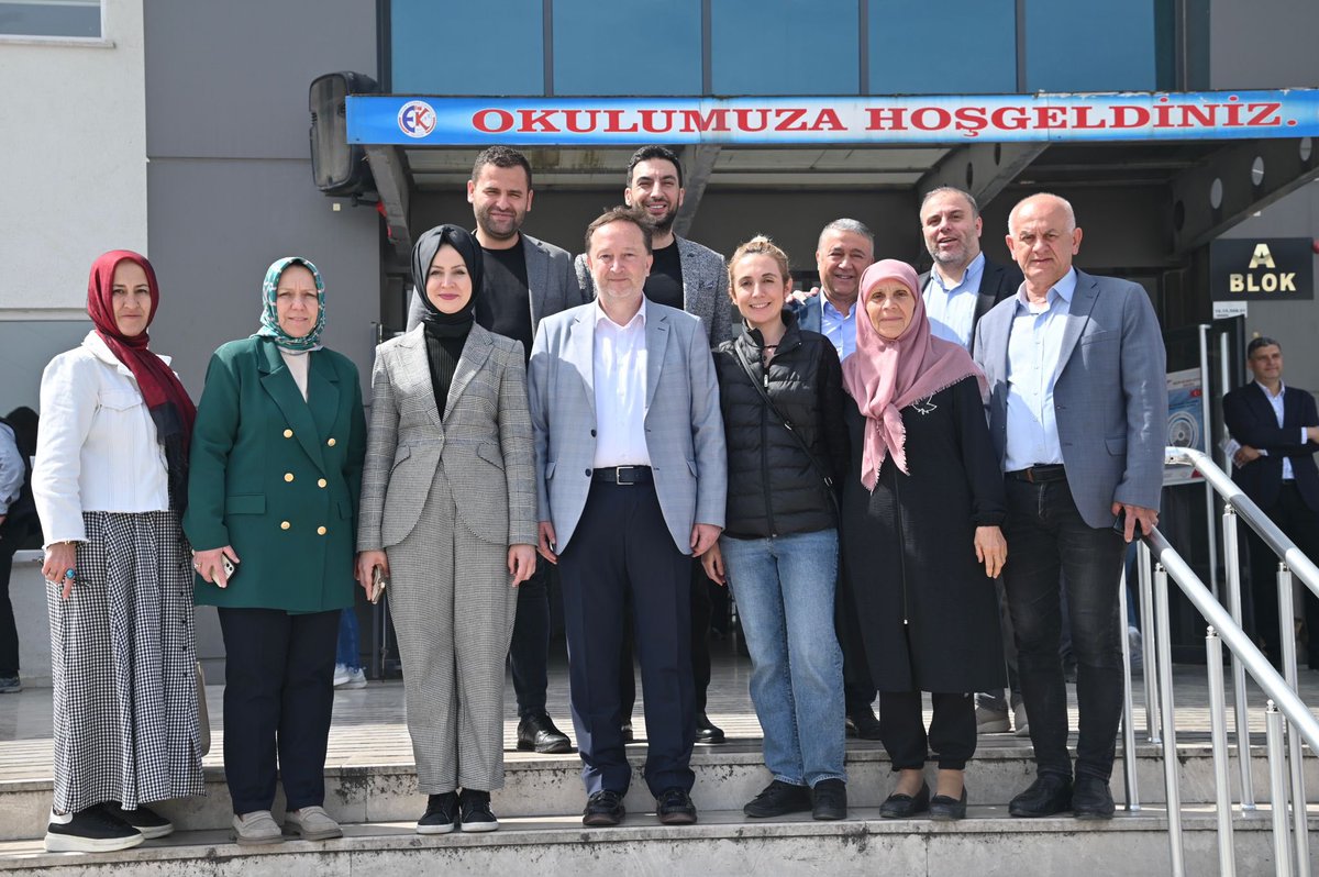 dorkan10's tweet photo. Bugün, gün boyunca, bu demokrasi bayramında sandıklarımızda görev yapan kardeşlerimiz ve vatandaşlık görevini gerçekleştirerek oy vermeye gelen hemşehrilerimizle birlikteydik.
 
17:00 itibariyle oy kullanma işleminin sona ermesinin ardından şimdi sandıklarımıza, oylarımıza sahip çıkma vakti. 

Oy sayımı bitene ve sonuçlar kesinleşinceye kadar tüm kardeşlerimizden görevli oldukları sandıkların başından ayrılmamasını, hemşehrilerimizin iradesine sonuna kadar sahip çıkmasını önemle rica ediyorum.
Seçim sonuçları vatana, millete hayırlı olur inşallah.