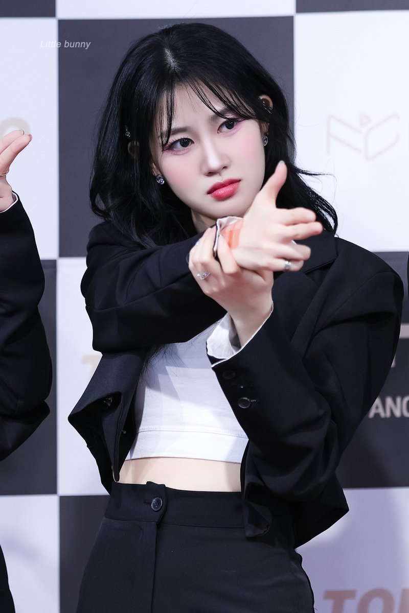little_bunny_kr's tweet photo. 231217 TO MY ONLY1 IN TOKYO 2nd HQ🐰🐰🐰🐰

#아일리원 #ILY1 #アイリーワン #아라 #ARA #アラ
#ILY1_NewChapter📷#MY_COLOR #Blossom
#TO_MY_ONLY1_IN_TOKYO https://t.co/Nozexa8M1X