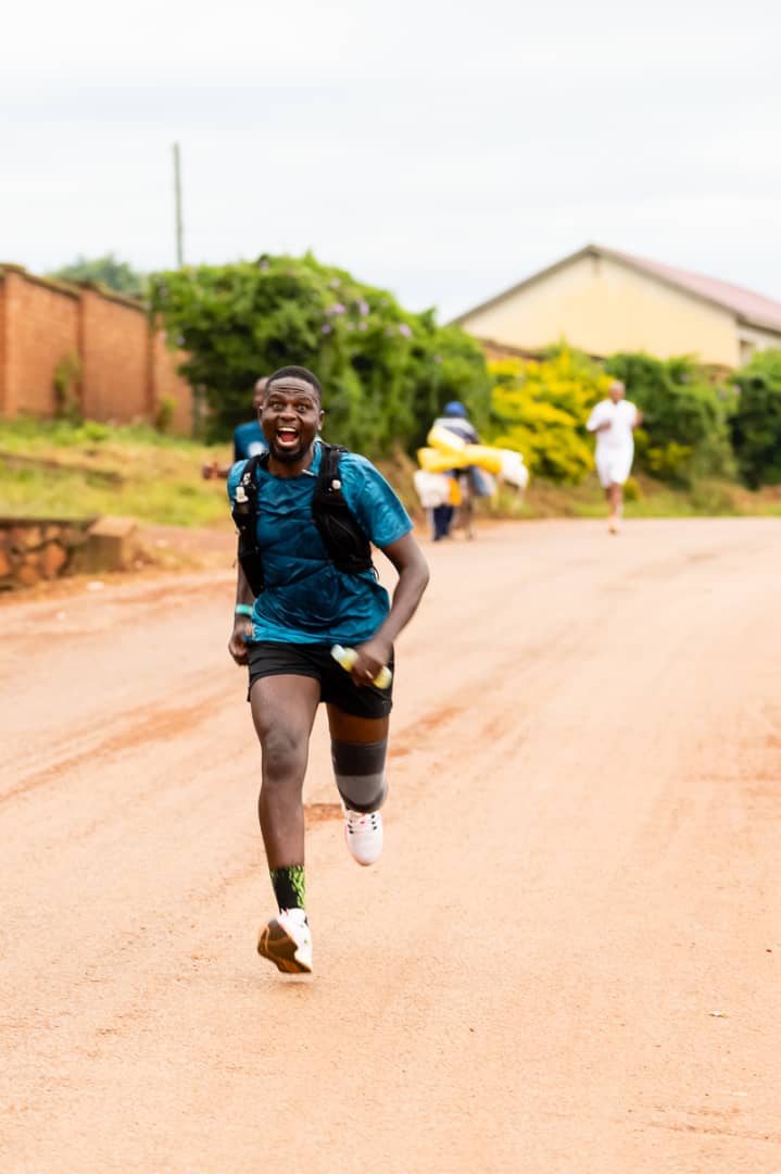I love this man, @Mwembu_Mwembu! We all love him in the running c'mnty. Man wakes up & casually puts in a 109km-shift with the ease only reserved for smiling 😂 See how excited he is for April 20! #TheLegendsMarathon2024 📸 @WatsalaKenneth Tickets 👇🏾 thelegendsmarathon.com
