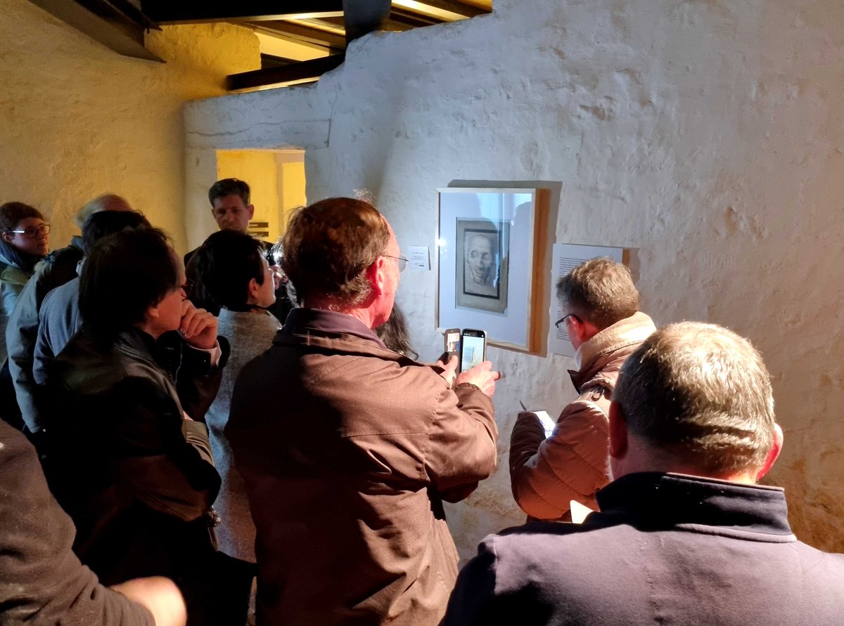 ADelumeau's tweet photo. Au Château de Monts-sur-Guesnes, un événement fort fête la réouverture : grâce aux travaux de Philippe Charlier @doctroptard et de son LAAB le cardinal de Richelieu nous révèle une partie de ses secrets! https://t.co/Gk1AyPnS3J