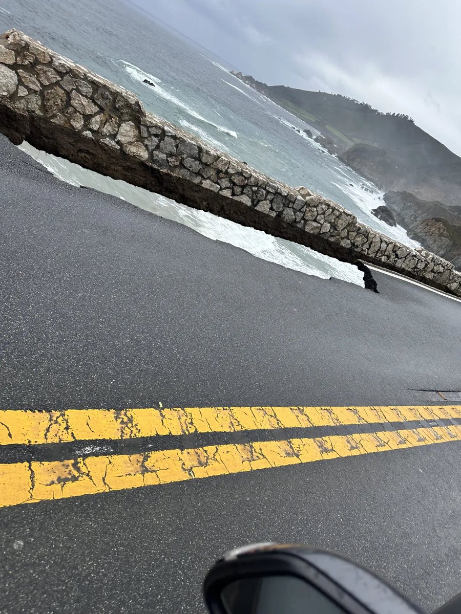 DustinMulvaney's tweet image. Peekaboo hole in the road before the rockwall and more road fell into the ocean.. #BigSur bigsurkate.blog/2024/03/30/roc…
