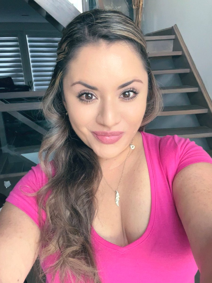 Gm fam 💕 Happy Easter Sunday 

Have an Eggstraordinary Day 🥚 💋