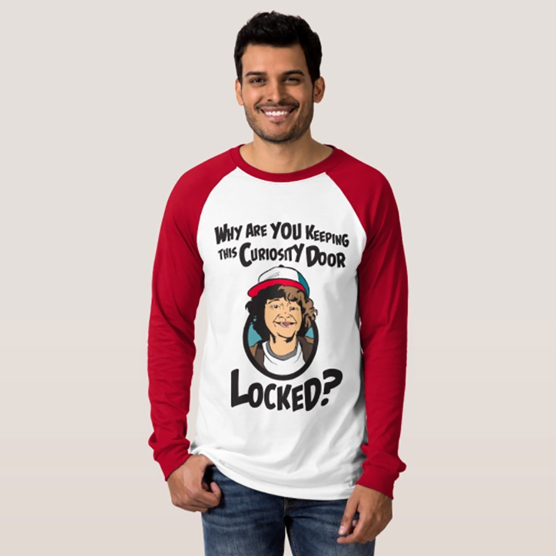 Geekbox412's tweet photo. Don't lock that door!. Get this tee & more at: https://t.co/NomIo6el6B
.
.
.
#Geekbox #Zazzle #Dustin #CuriousityDoor #StrangerThings #FanArt #illustration #GraphicTees #KC #KansasCity #AAPI #AAPIbusiness #artist #SmallBusiness #comics #solopreneur #ShopSmall #ShopLocal https://t.co/EWvAMe9kin