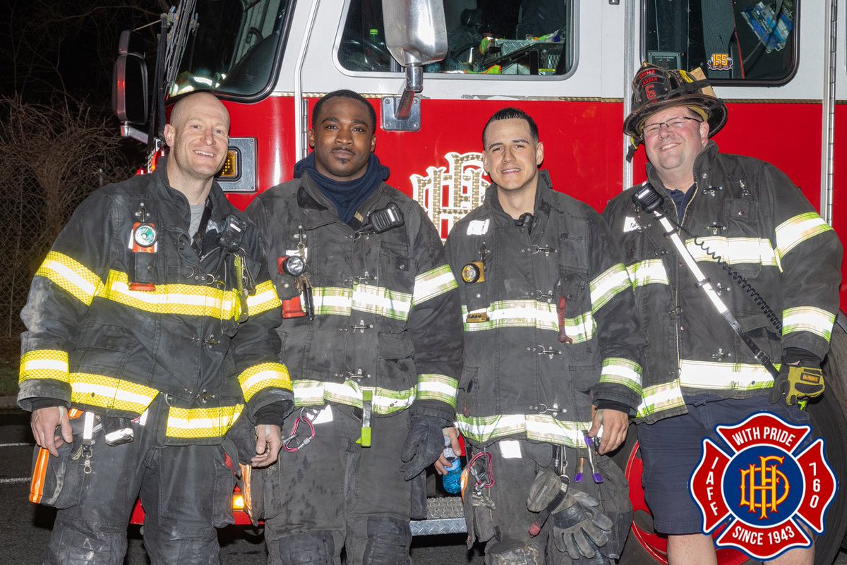 Our members operated overnight at a working fire on #Brookfield Street. Companies arrived to fire showing from the front of the building and quickly extinguished the fire. Photos Courtesy: @SquadFirePhotos. #HFFLOCAL760