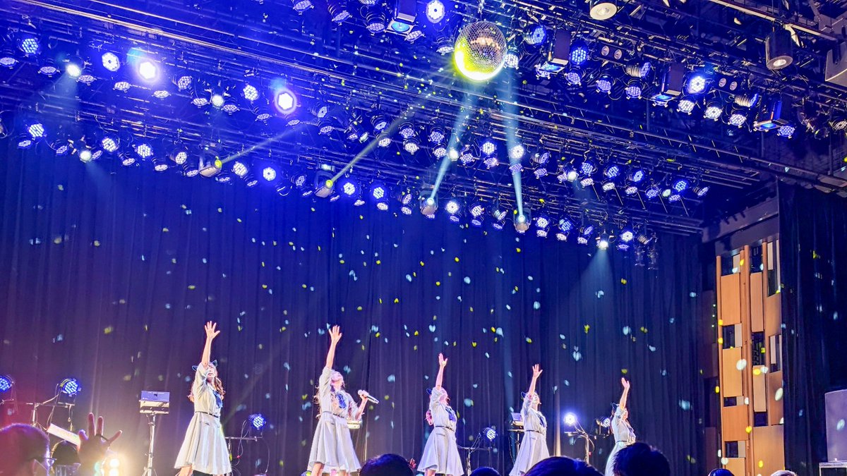 tws_hiro's tweet photo. 4年間で神戸からわーすた遠征116回、ライブ数百本、ワンマンライブ全通駆け抜けました！
毎回ライブで楽しませてくれるわーすたがいて、何回通っても気遣ってくれる推しメンがいて、全方面で支えてくれるオタクのみんながいて、他の人より大変だったかもしれないけれど最高の学生生活でした！ https://t.co/lXKjYZGpQn