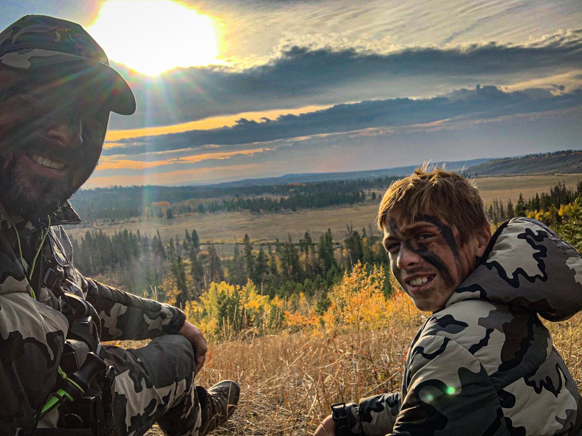 huntography tweet media