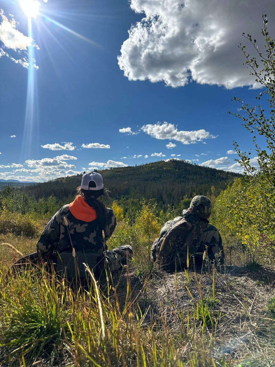 huntography tweet media