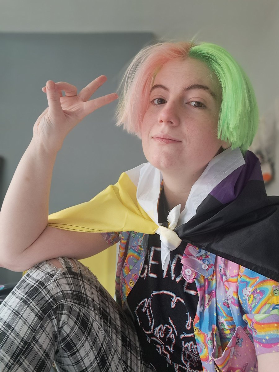 lafonsame's tweet photo. Happy #TransDayOfVisibility y'all. I even dyed my hair for the occasion! https://t.co/1hh1WXkjDC
