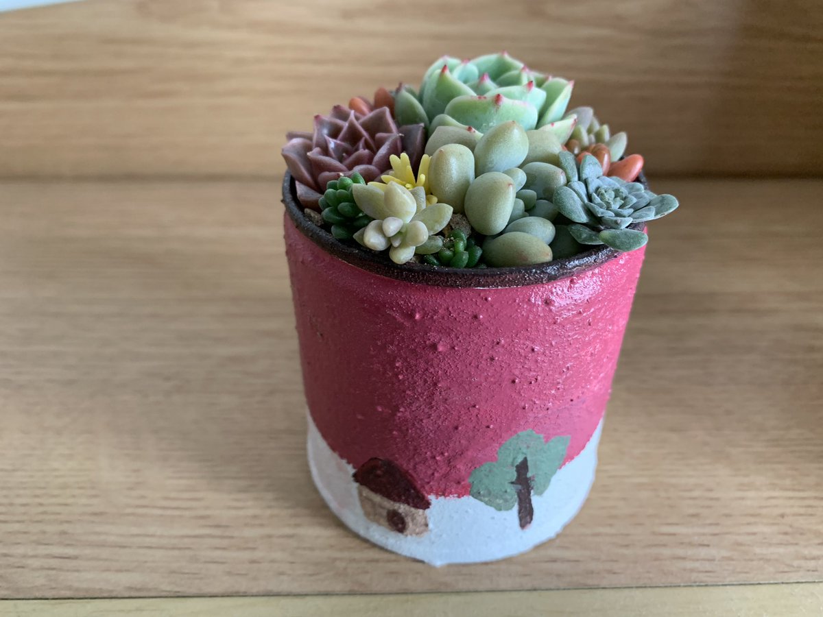 コーン缶　リメイク
友人にあげようと作ってみたけど、ダサダサで断念