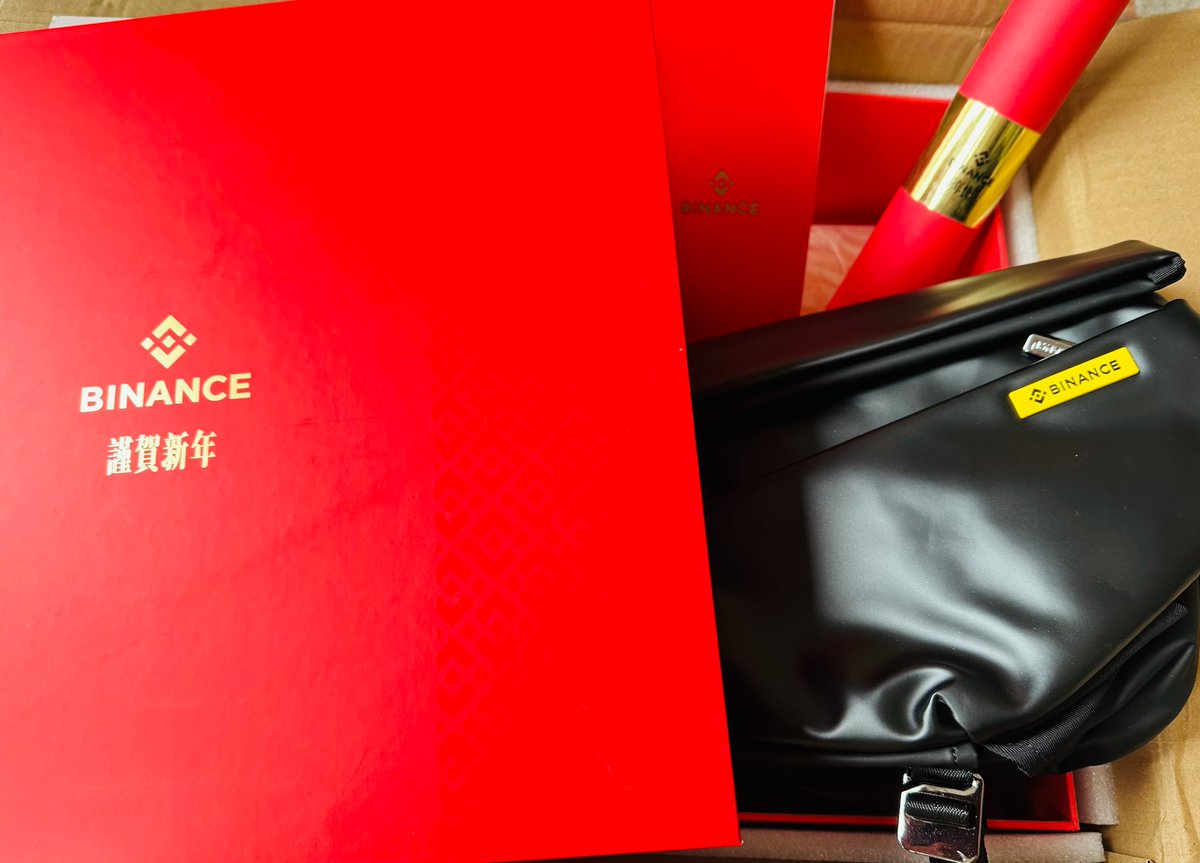 刚回伦敦，看到币安的新年礼盒，感谢Eva <a href="/BinanceEvavvvva/">Eva</a> ，寄送实物麻烦，给粉丝们送10000个 $Bome ,抽10个人，每人1000个；
关注，点赞，转发，评论你的Solana地址；48小时；
祝大家2024年财源广进！
10,000 $Bome #Giveaways 
Thanks for the <a href="/binance/">Binance</a>  New Year’s gift box. 
10 followers, 1,000