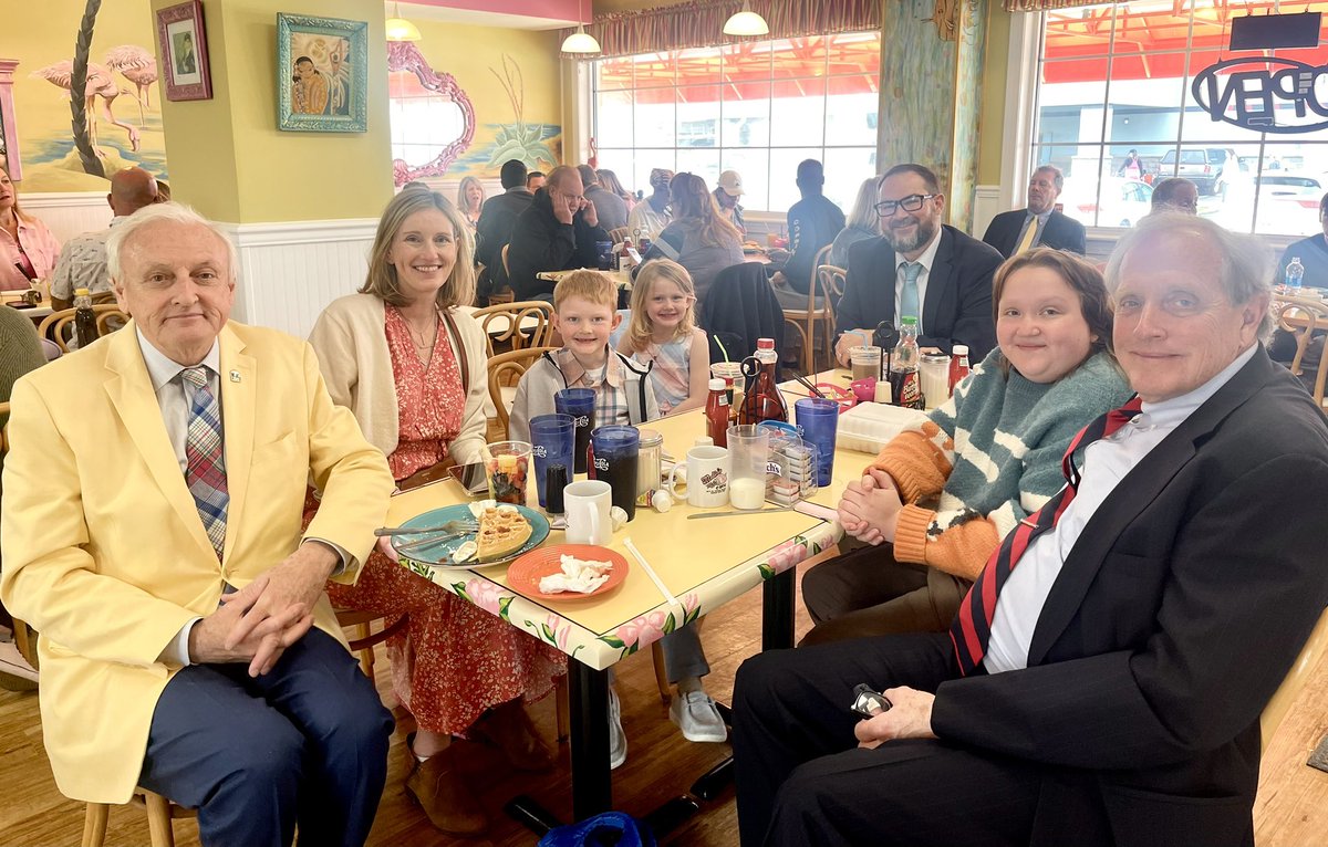 Friends. Happy Easter 2024 to you and your families my family and I 🌅🩷🩵🕊️Here’s to a great Easter Week too☀️
Best always. Jim