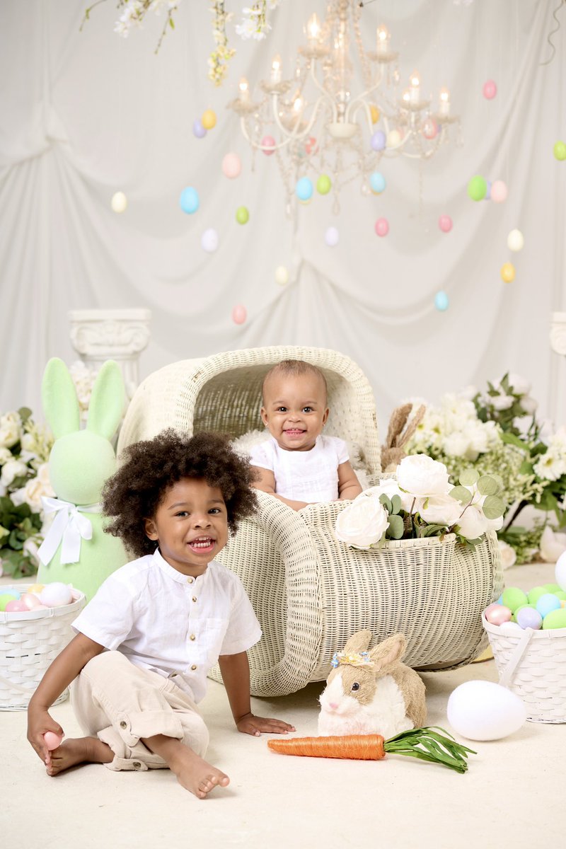 asiaaf__'s tweet photo. Happy Easter from my two 🐇 https://t.co/4oZzyIsnwj