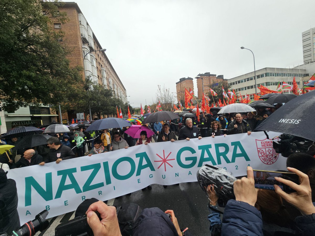 ealkartasuna's tweet photo. 🔴🟢⚪️ ABERRI EGUNA ⚪️🟢🔴

Herria gara. Nazioa gara.

Aberri Egunaz gozatu!

#AberriEguna2024 https://t.co/5lX3bC5GXS