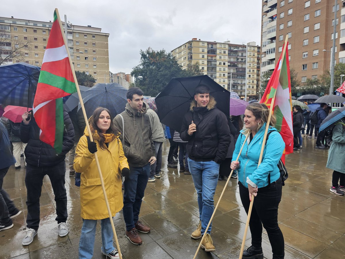 ealkartasuna's tweet photo. 🔴🟢⚪️ ABERRI EGUNA ⚪️🟢🔴

Herria gara. Nazioa gara.

Aberri Egunaz gozatu!

#AberriEguna2024 https://t.co/5lX3bC5GXS