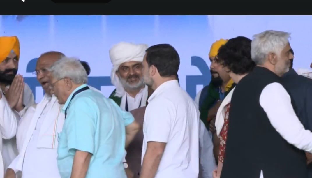 PardeepLokdal's tweet photo. लोकतंत्र को बचाने की लड़ाई में मुंबई के बाद आज दिल्ली में INDIA गठबंधन के साथियों के साथ। https://t.co/8JilPmYW23