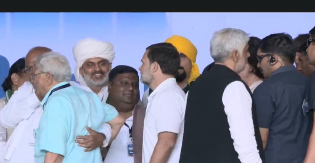 PardeepLokdal's tweet photo. लोकतंत्र को बचाने की लड़ाई में मुंबई के बाद आज दिल्ली में INDIA गठबंधन के साथियों के साथ। https://t.co/8JilPmYW23