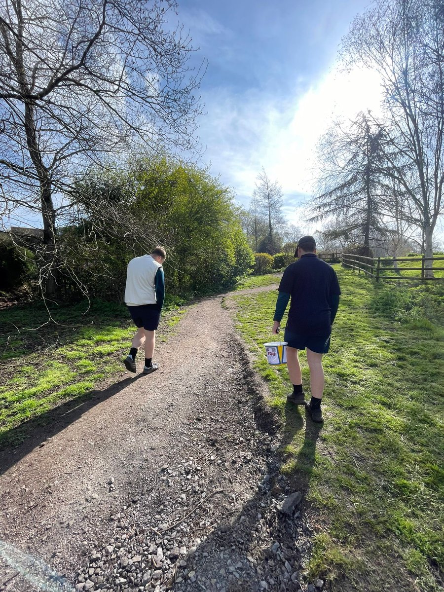 #Easter Sunday afternoon - and the end of the 180 mile Walk to <a href="/HomeOfCricket/">Lord's Cricket Ground</a> is in sight.

Last lap expected to start at 5pm ⏰ 

And a little appearance by <a href="/MelDobson1/">Mel Dobson</a> + wife was, of course, inevitable.

8️⃣5️⃣ donors so far - can we make 💯?

#cricket #CharityWalk #OnOn