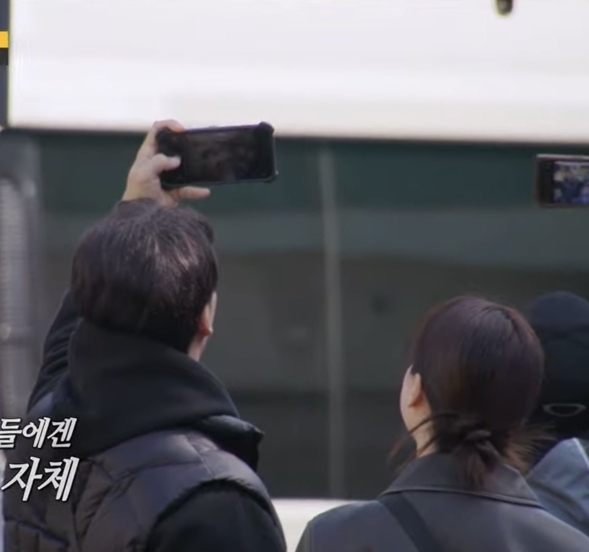 jongkook-ssi i need you to post this selfie pls