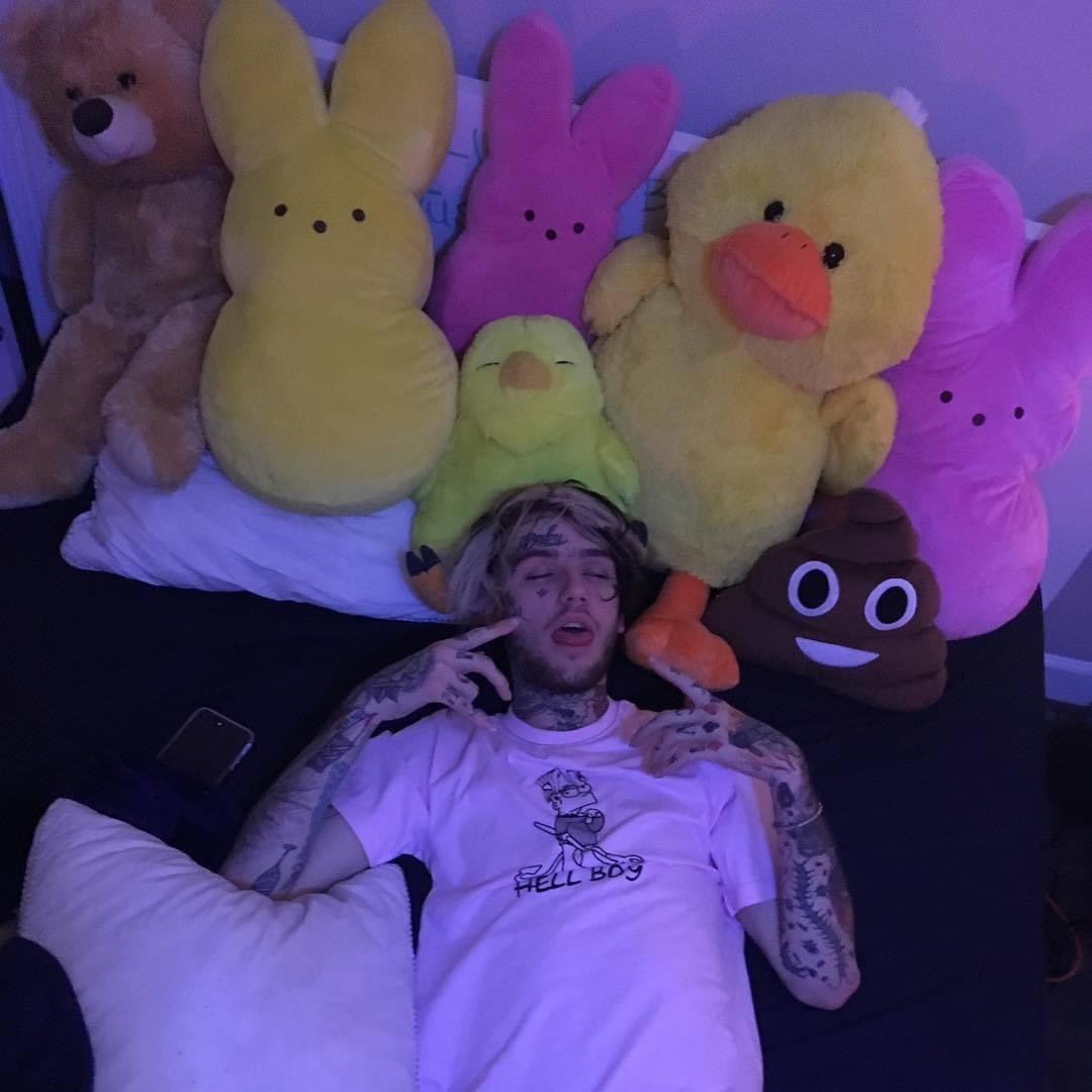 GETCAKEDlEYOUNG's tweet photo. Happy Easter to all who celebrate! 🐰🩷 https://t.co/GHIGxQgYLo