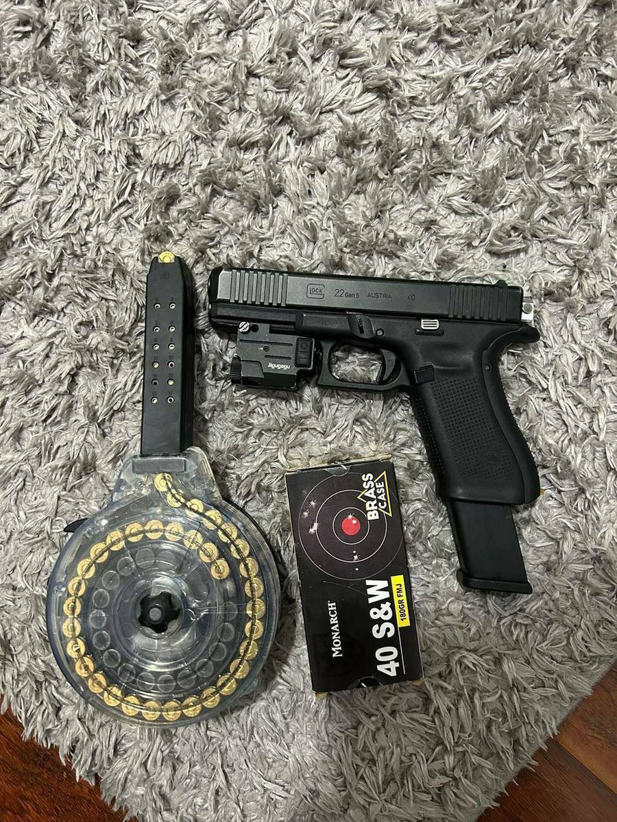 Glock 22 Gen 5 $320 
Lmk 

t.me/PacksrusOffici…