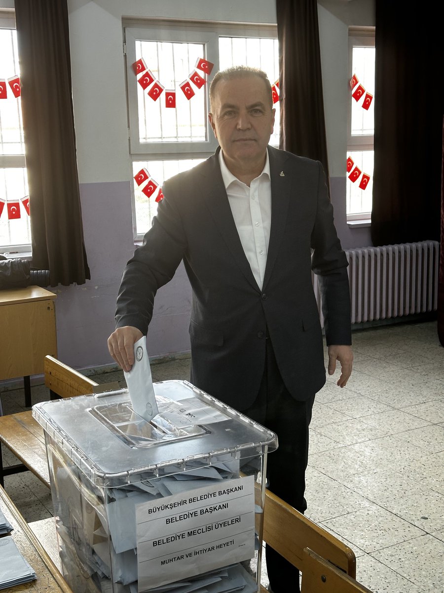 Vatandaşlık görevimi yerine getirerek 2024 Mahali İdareler Seçimleri için oyumu kullandım. Türk Demokrasimize Vatanımıza, Milletimize ve Partimize hayırlı olsun.🗳️🇹🇷