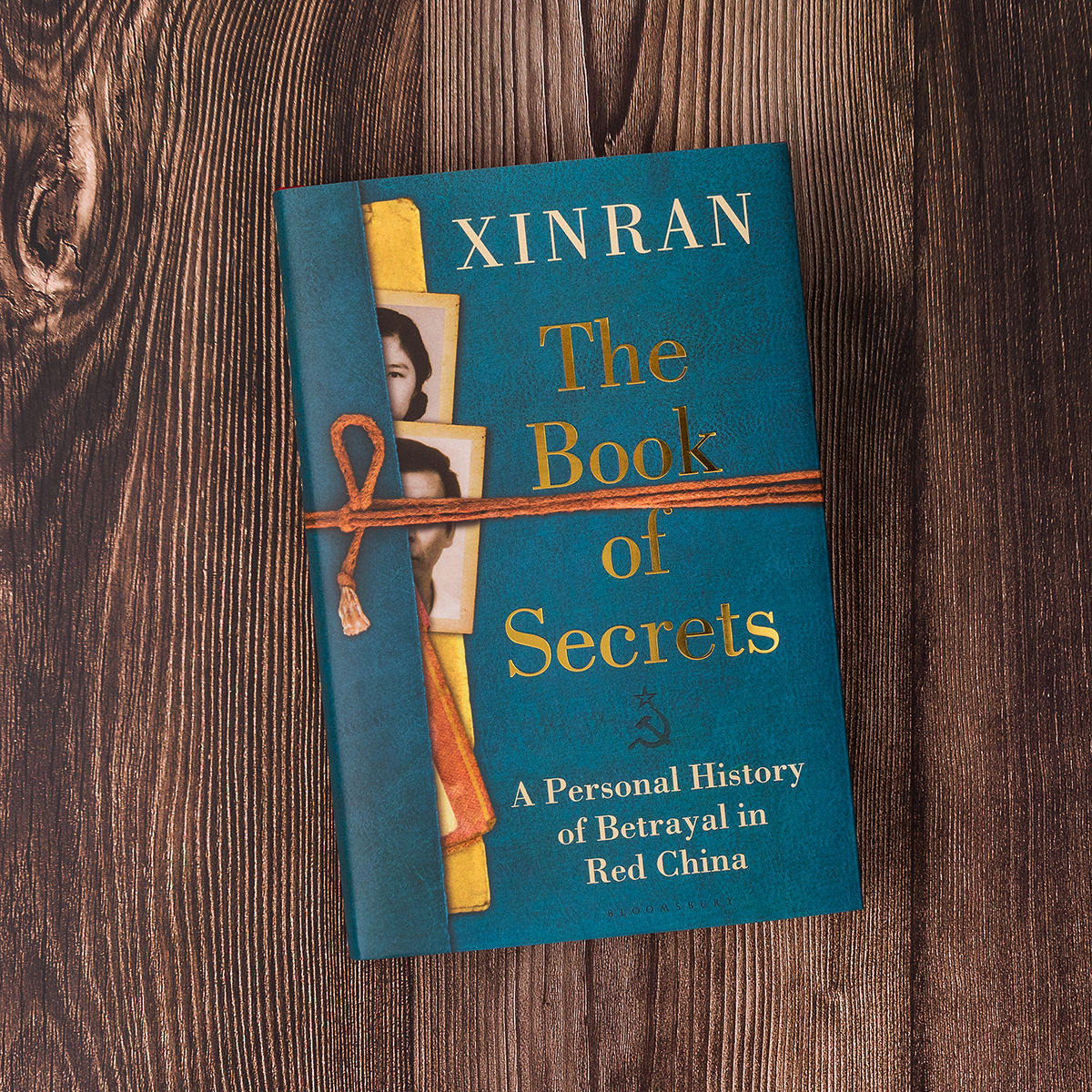 BloomsburyBooks's tweet photo. 'An extraordinary book.' Julia Lovell
This spellbinding true story, drawn from an incredible archive of personal diaries and letters, reveal the secret life of a spy in modern China.
The Book of Secrets is available now.
#bookofsecrets https://t.co/pAjRumiKEM