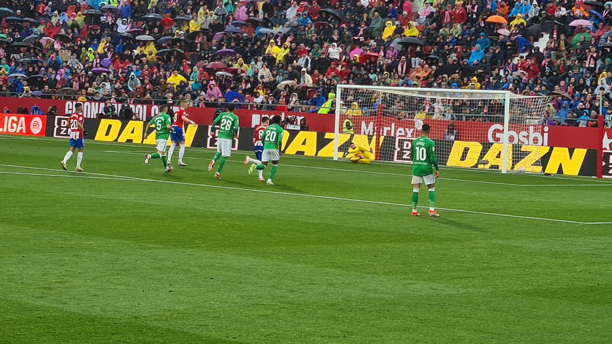 Penal clar transformat per Artem Dovbyk!!! 1-0. Som-hi @GironaFC!!!