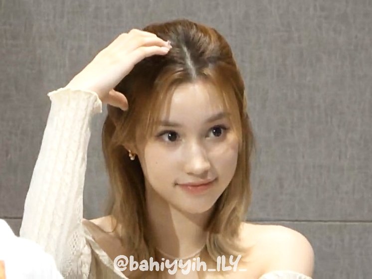 240331

예뻐 😍

#HUENING_BAHIYYIH #휴닝바히에 #히에 #バヒエ #Kep1er #케플러