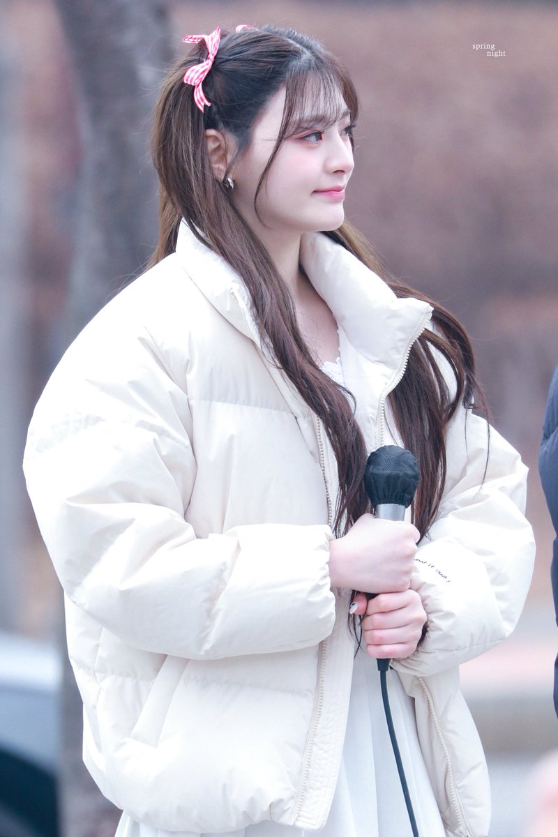 [230218] 음악중심 미니팬미팅 세은 

귀엽네요 세은이🩷

#스테이씨 #STAYC #세은 #SEEUN 
#AprilFoolsDay #AprilFoolsDay2024