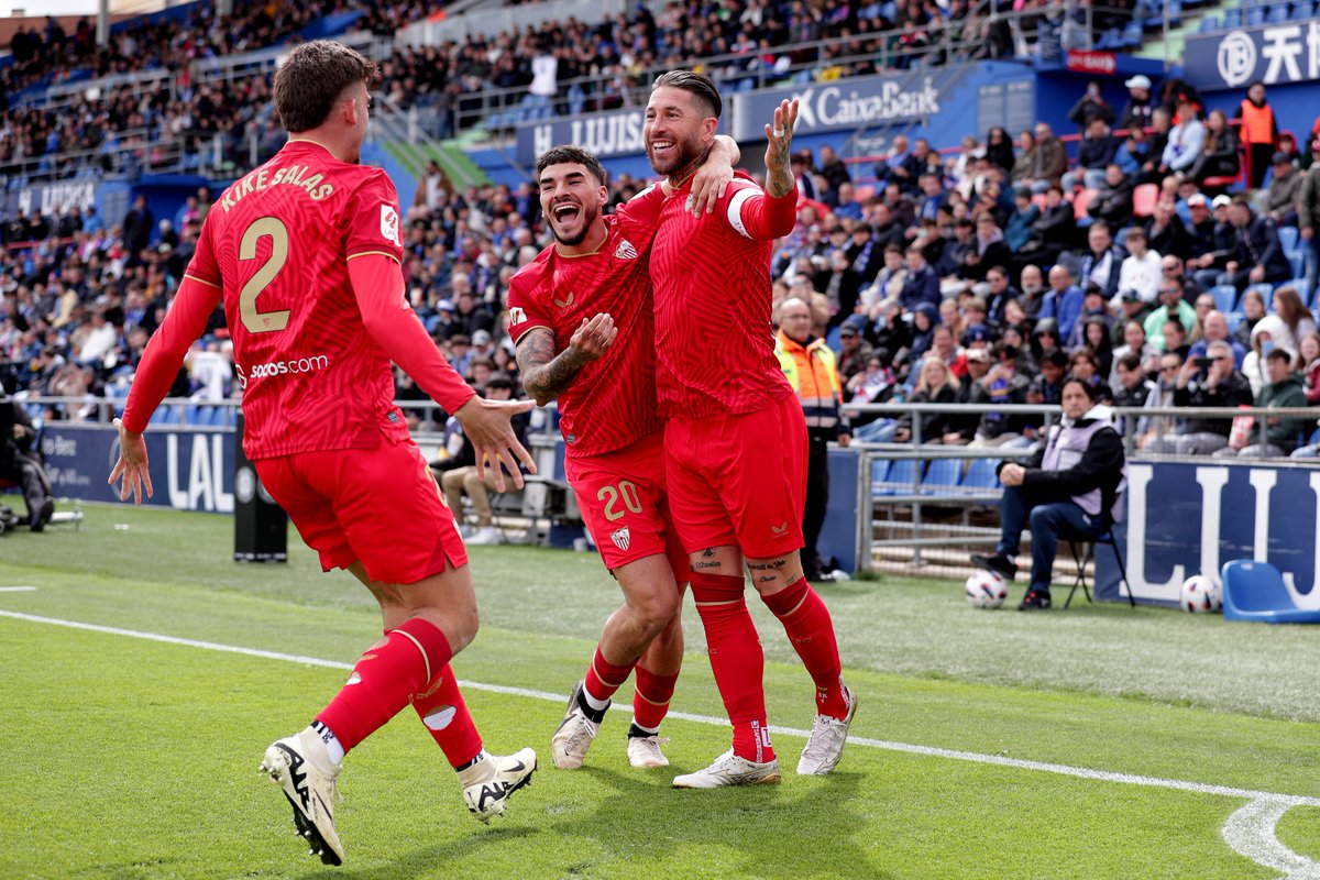 Bendita 𝐂𝐚𝐫𝐫𝐞𝐭𝐞𝐫𝐚 𝐝𝐞 𝐔𝐭𝐫𝐞𝐫𝐚 😍 ⚪️ @CanteraSFC 🔴