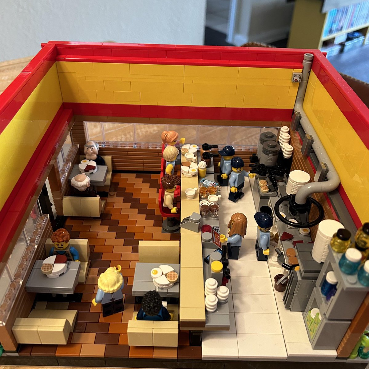 Waffle House! 🧇 MOC by aguid23 (r/lego) #LEGO #WaffleHouse