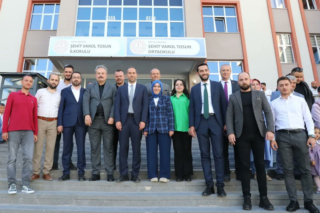 📍Niğde Niğde'de okulları ziyaret ettik. Saat 17.00 itibarıyla oy verme işlemi sona erdi. Şimdi sandıklara, oylara sahip çıkma vakti. Son oy sayılana ve sonuçlar kesinleşinceye kadar sandıkların başından ayrılmıyoruz.