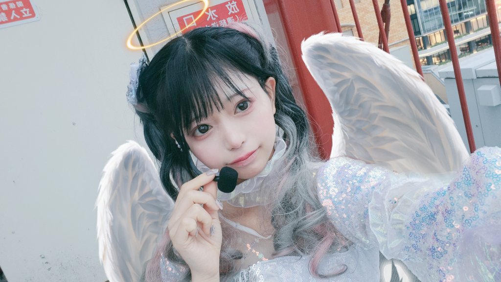 airu_fpip's tweet photo. イベント終わった‼️
楽しかったーーー‼️

最後のステージ見届けてくれた方
応援してくれた方
ありがとうございました🪽🩶

あと私世界さんとお写真取ってもらいました🌏👼ありがとうございました🙇🏻‍♀️

素敵な時間だったな💭💭💭
皆さん改めて
ありがとうございました👶︎🤍 https://t.co/P3X5rBGPGO