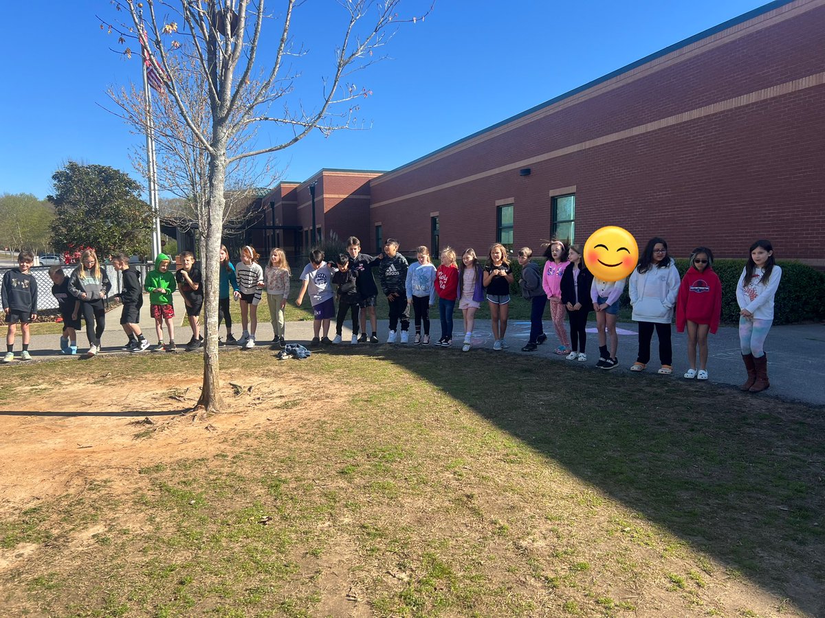 BethSundermeyer's tweet photo. A big thank you to our incredible CMCSI PTO!!! The kiddos had a blast doing the egg hunt! This picture is just seconds before they darted off. 😆 #purehappiness @CMCSIWarriors @cmcsipto https://t.co/3ZbiNQ8gwC